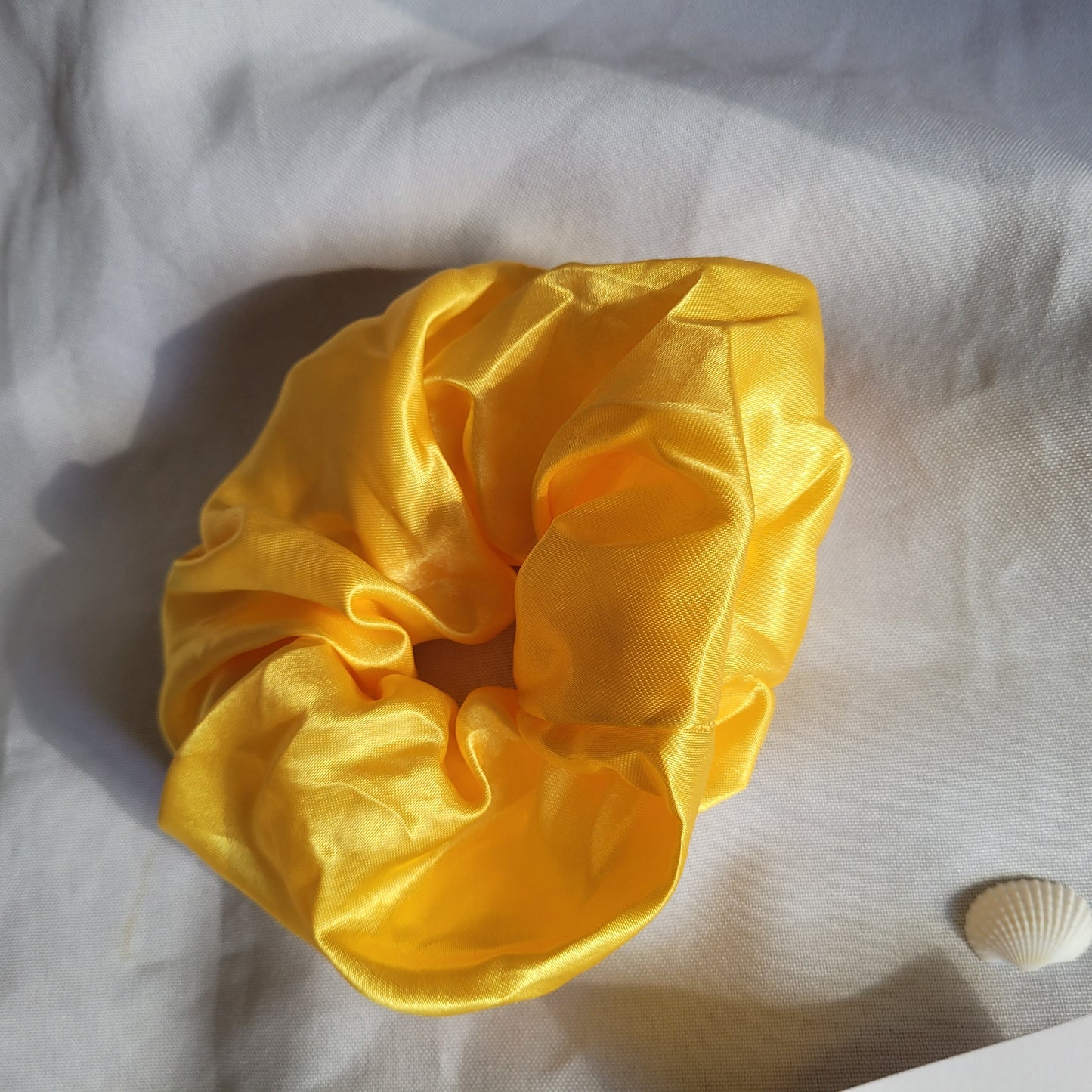 Mini Chouchou jaune satiné