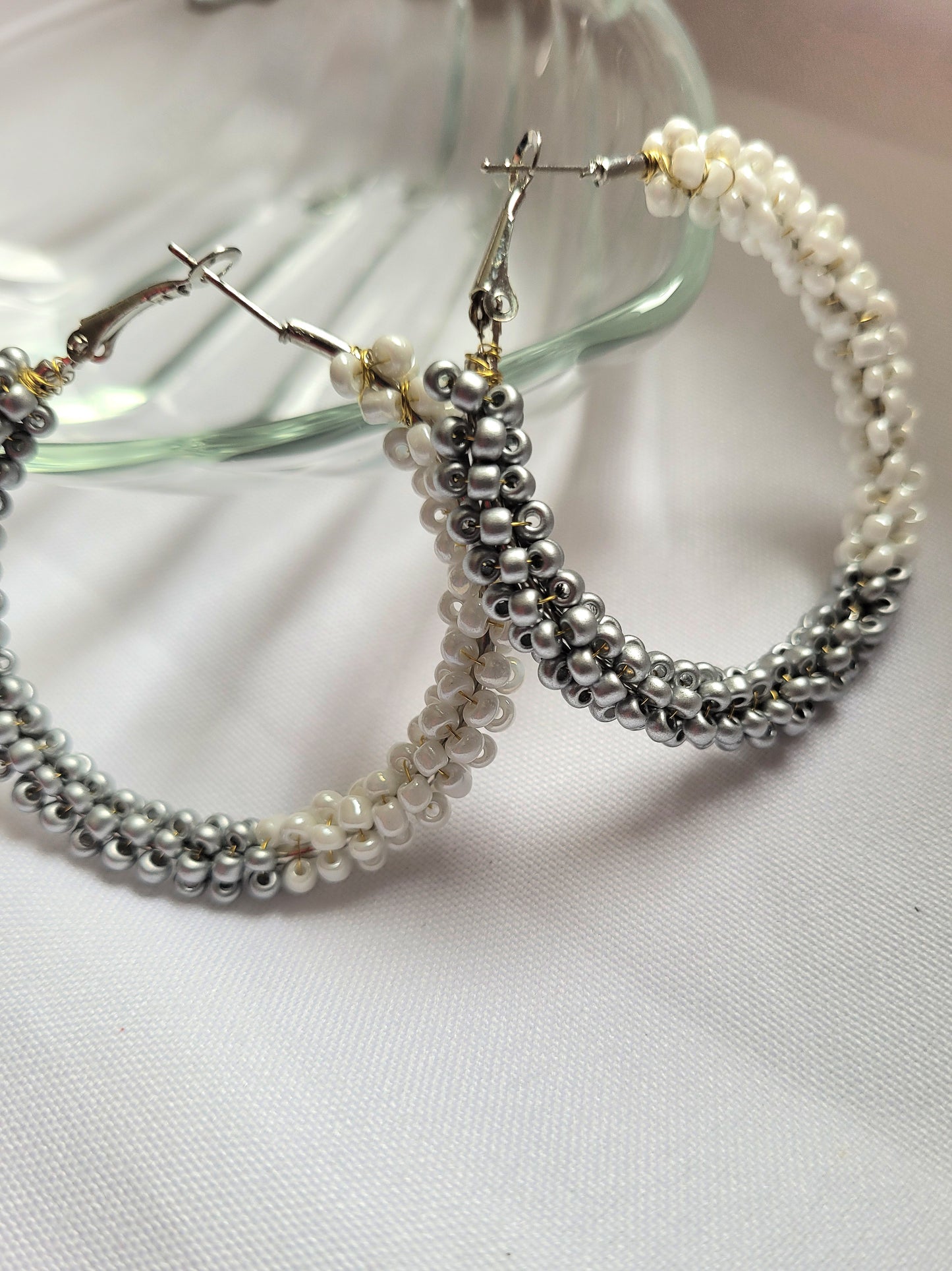 Créoles Mina Bicolore gris et blanc