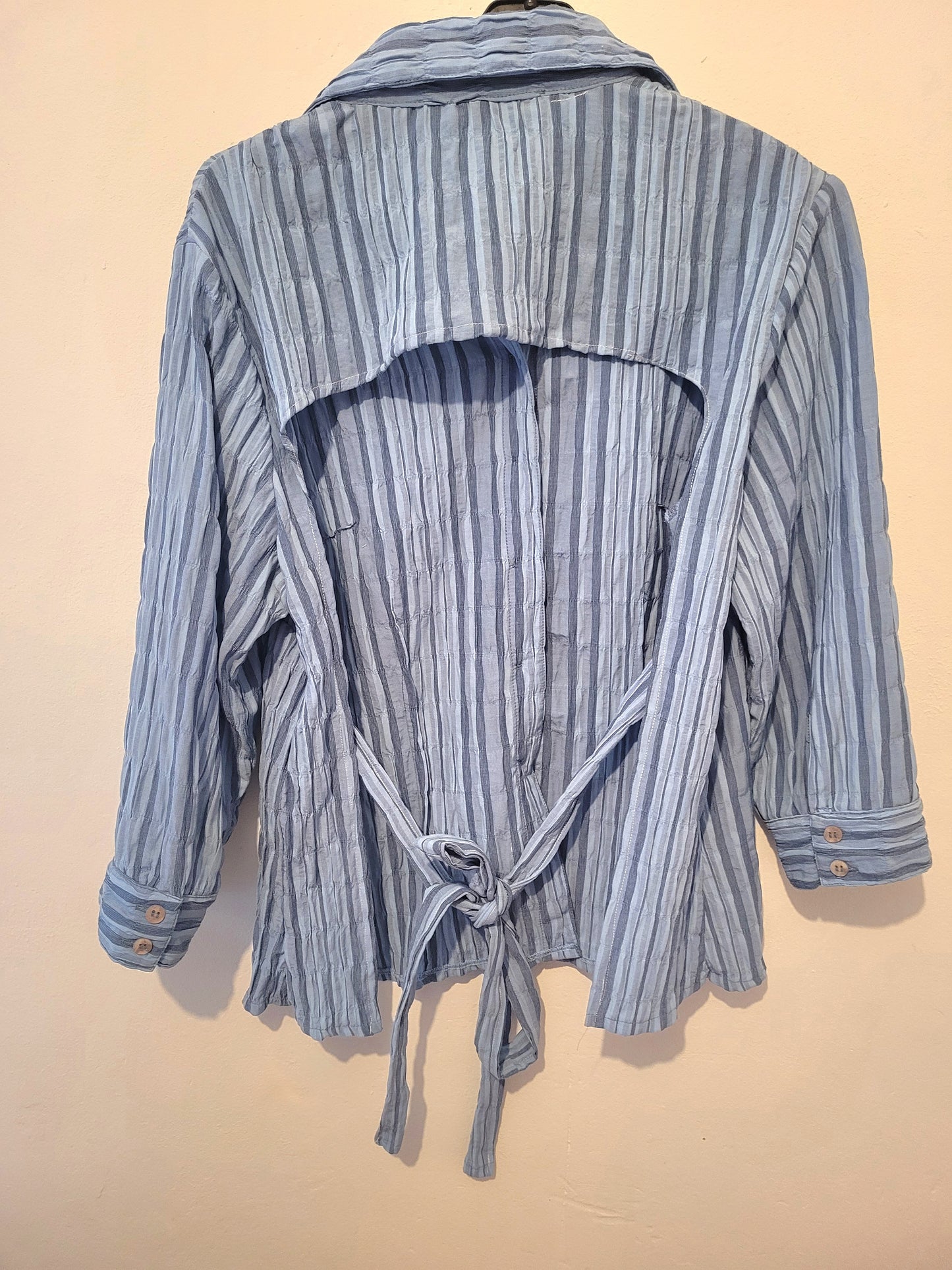 Chemise Open Back bleu gaufrée