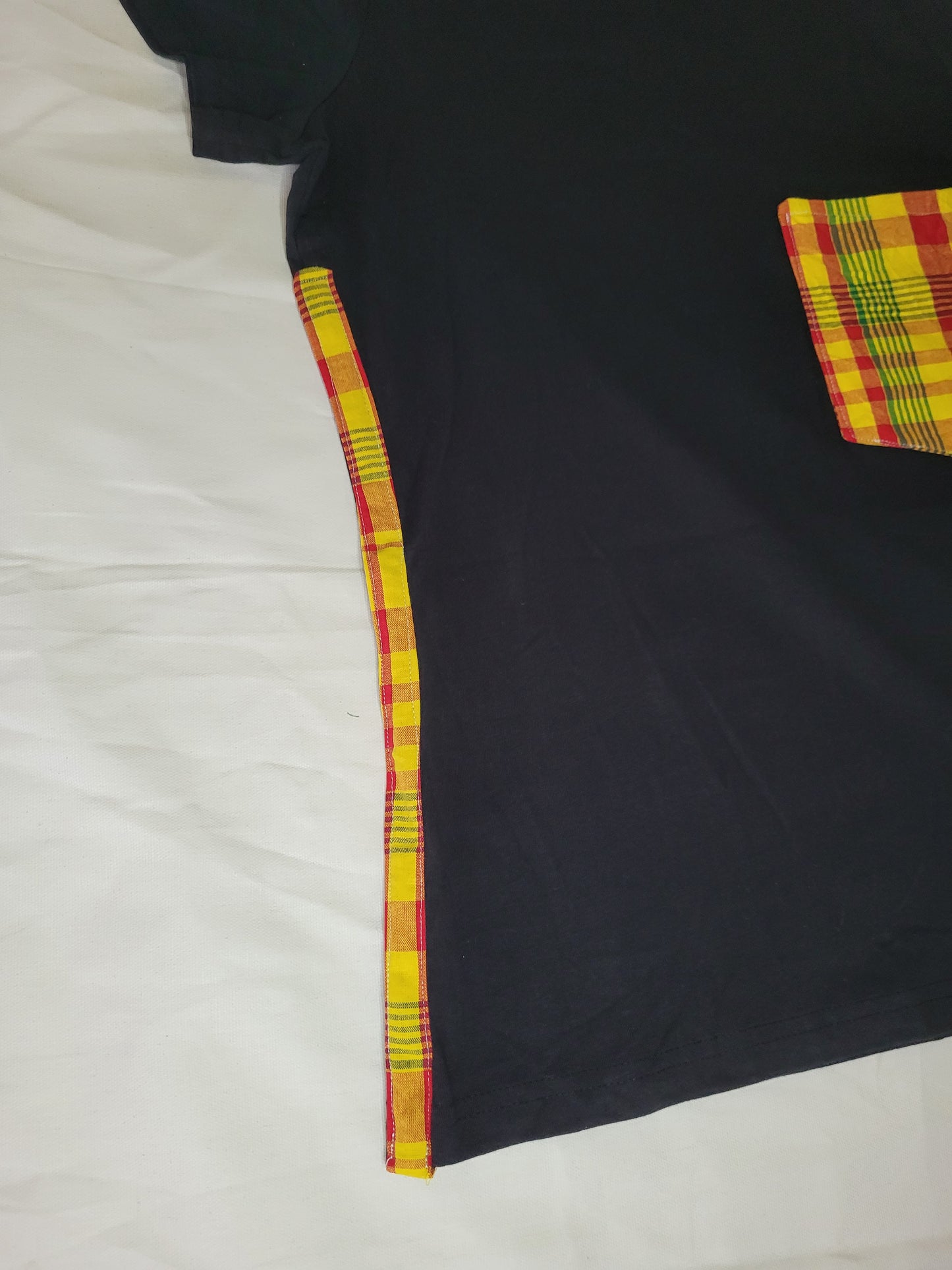 Tee-shirt madras noir et rouge à bandes Mixte