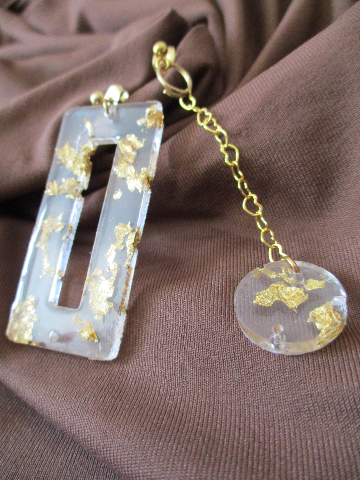 Golden Square Asymétriques