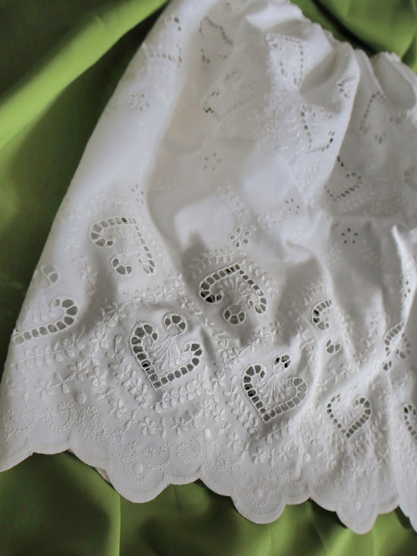 Mini jupe broderie anglaise