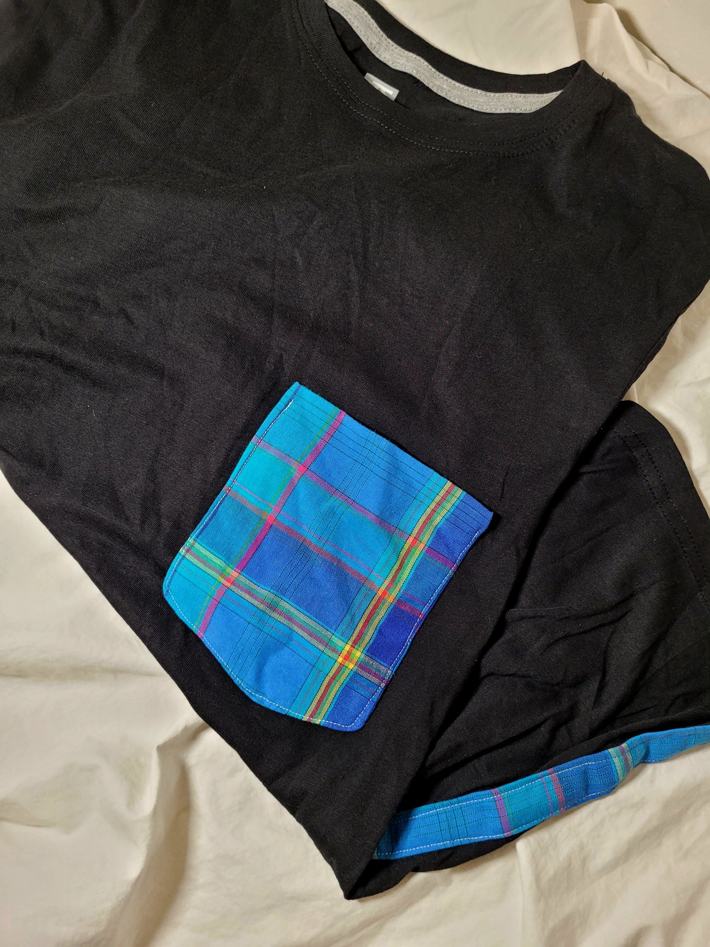 Tee-shirt madras noir et madras bleu manches élastique