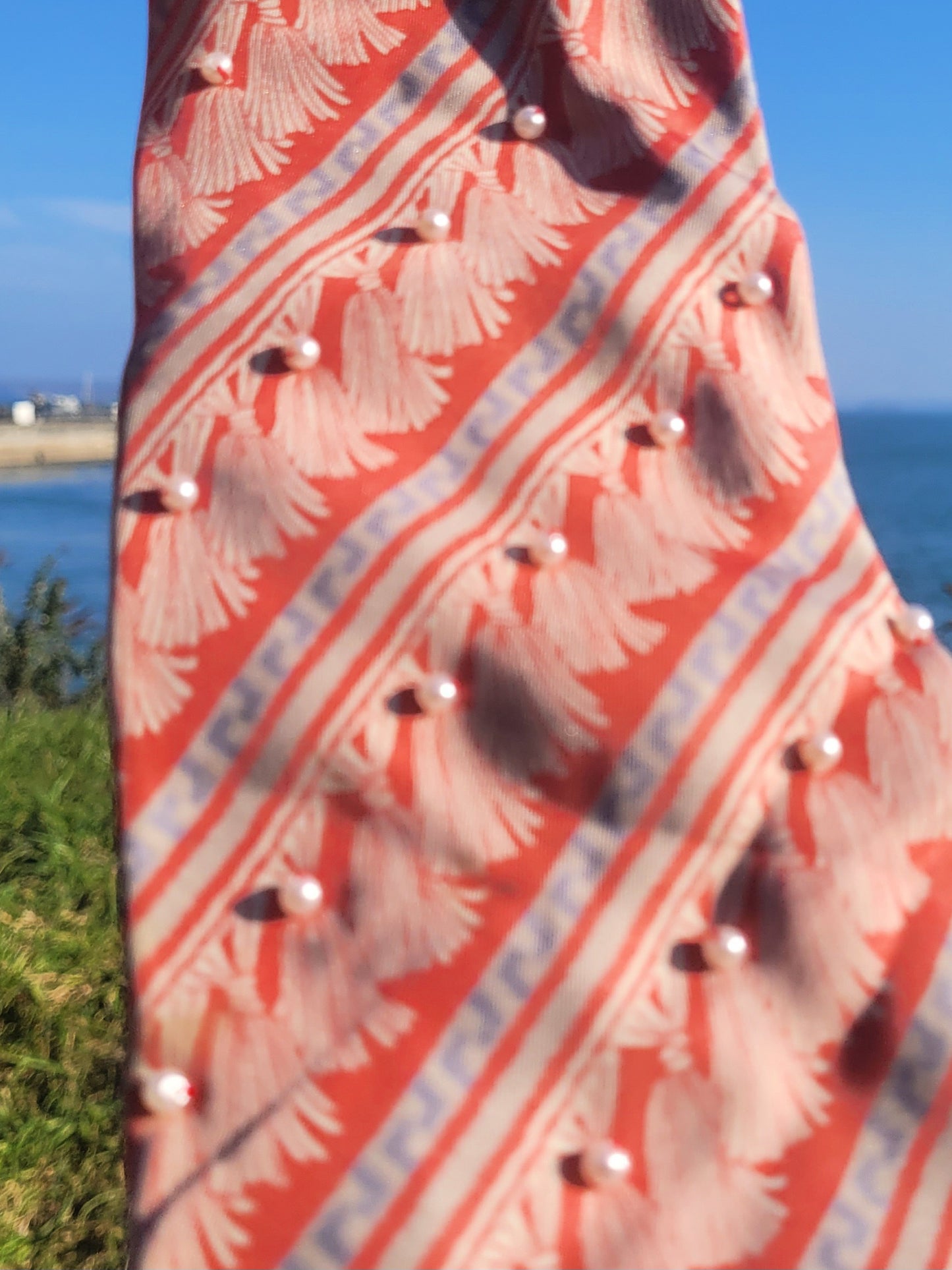 Cravate Valentino perlée