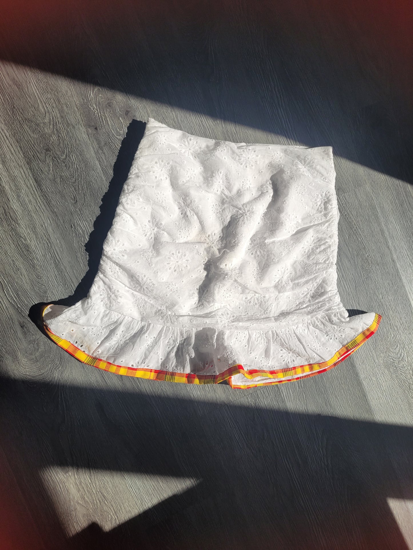 Jupe broderie et madras