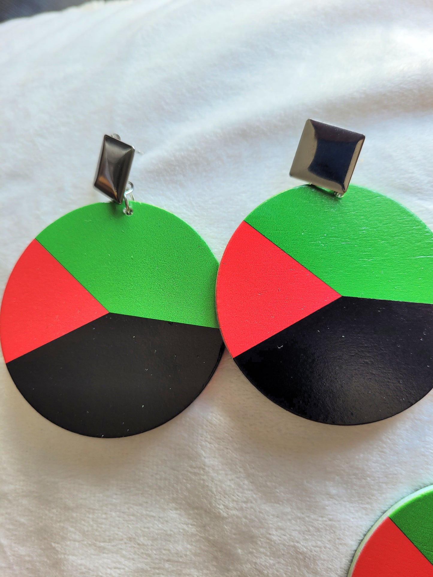 Boucles d'oreilles MQ vert rouge noir