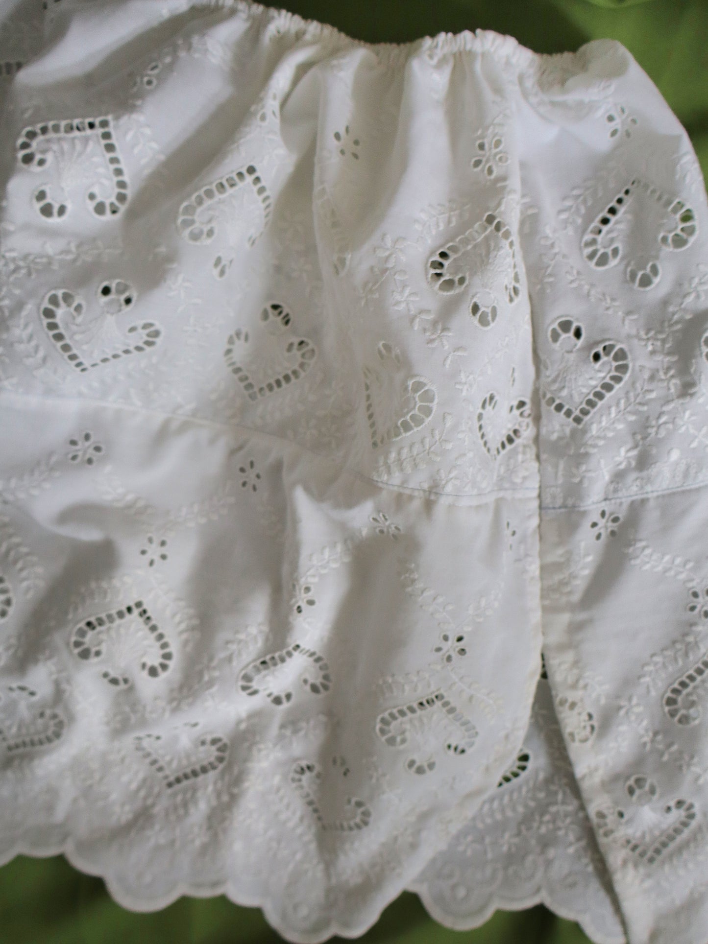 Mini jupe broderie anglaise