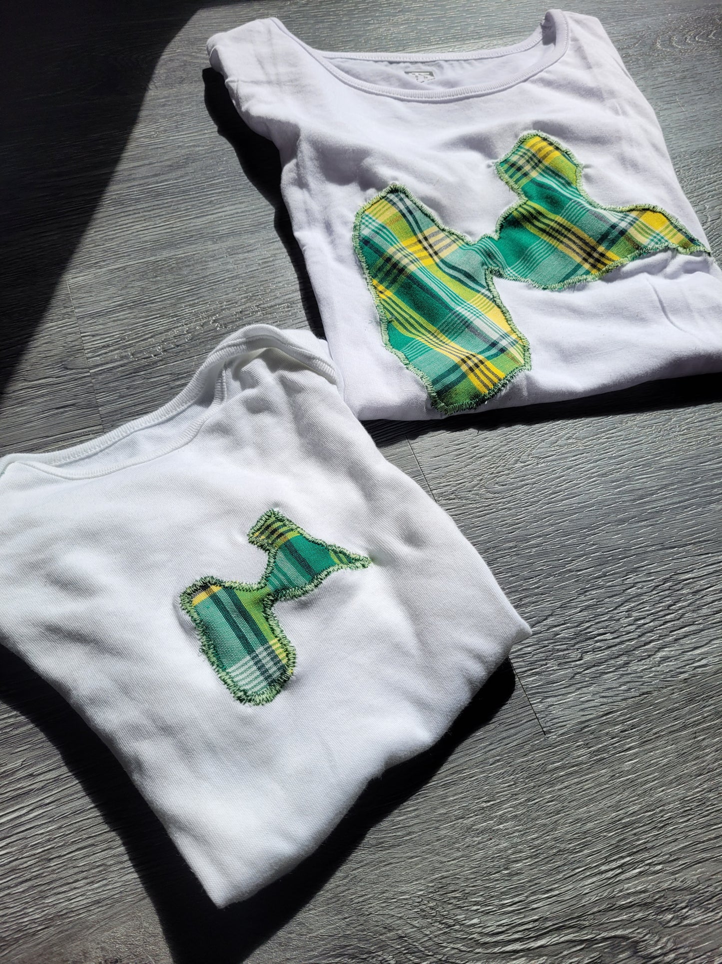 Tee-shirt Guadeloupe brodé madras vert