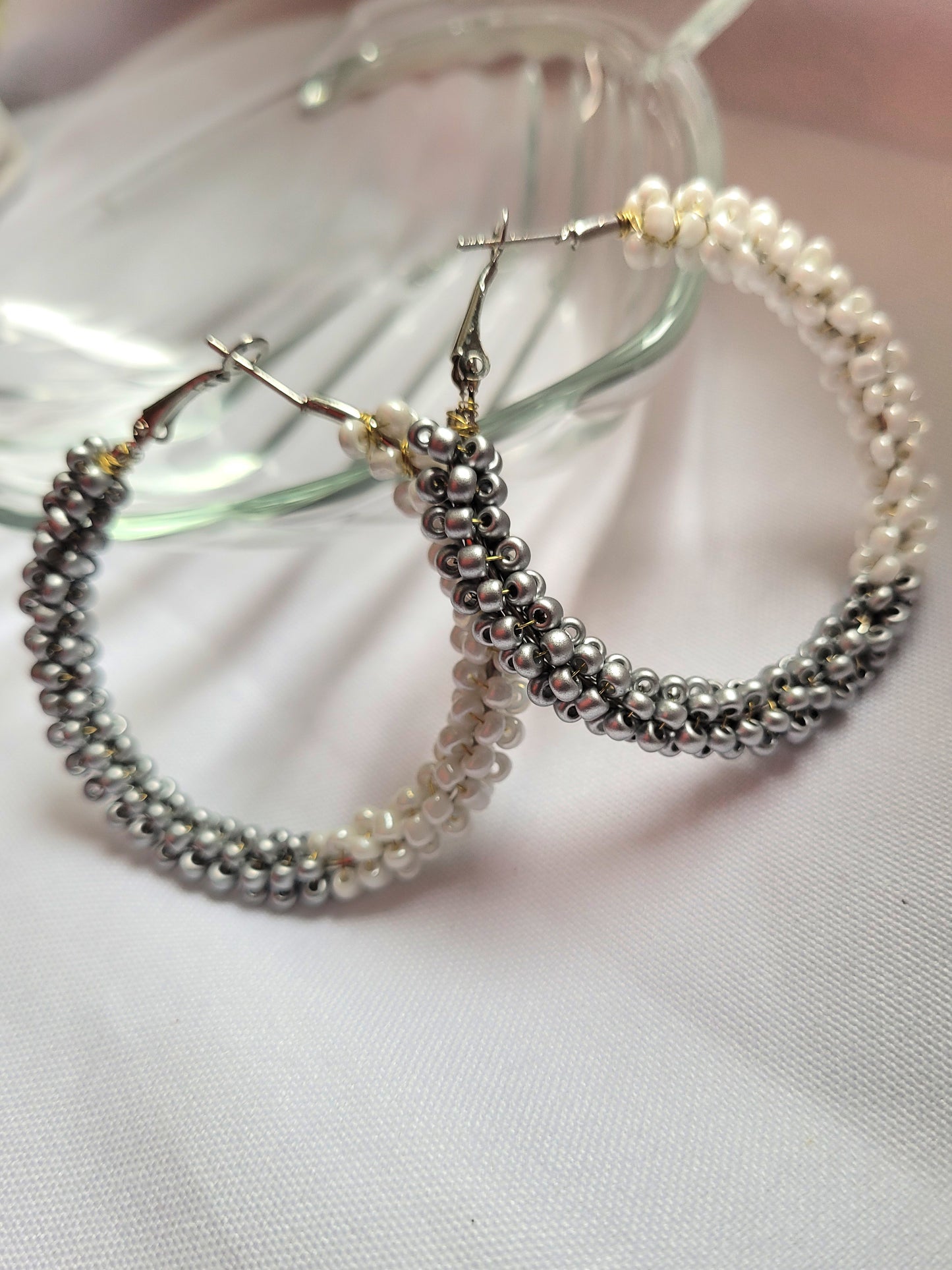 Créoles Mina Bicolore gris et blanc