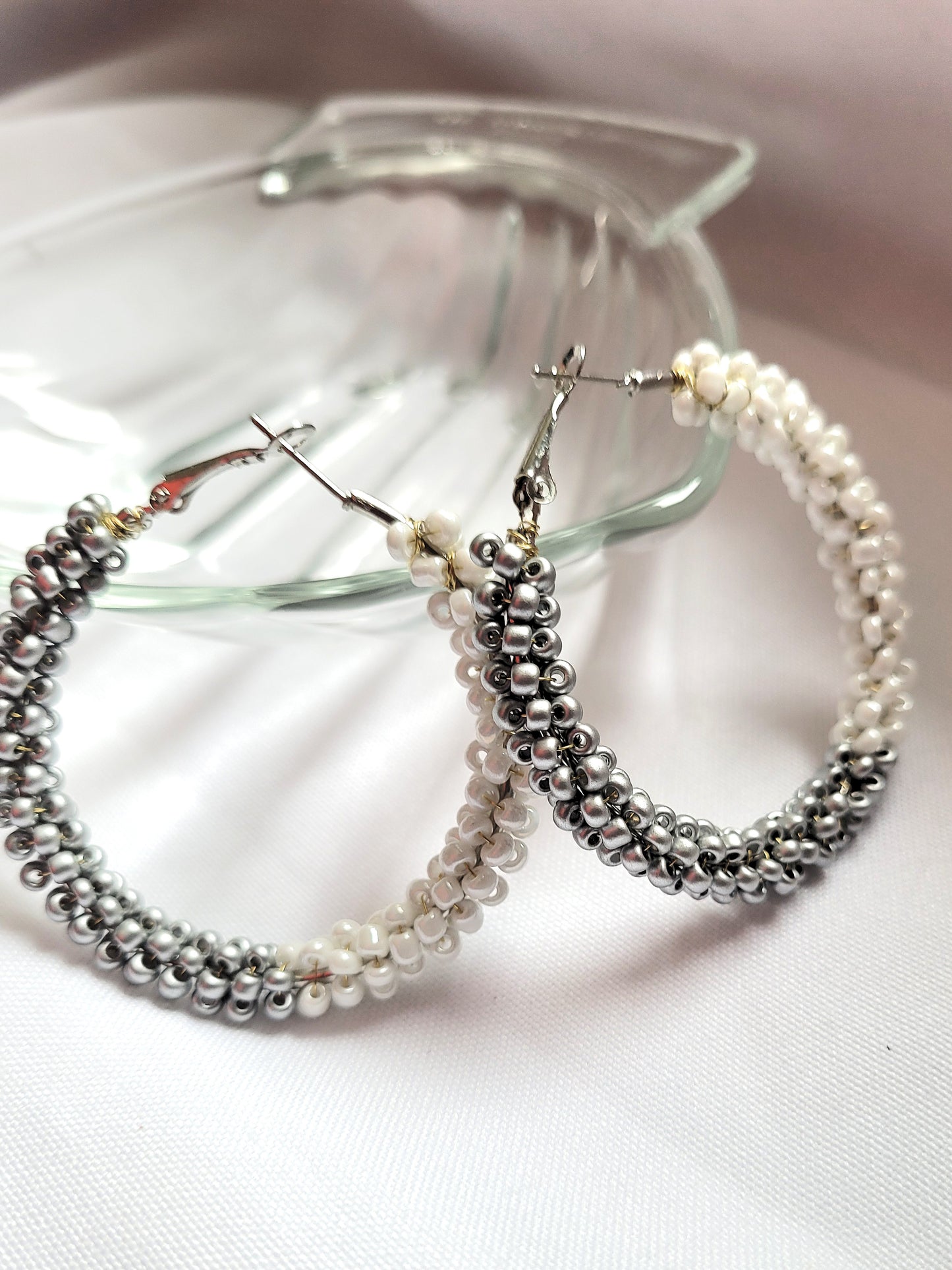 Créoles Mina Bicolore gris et blanc