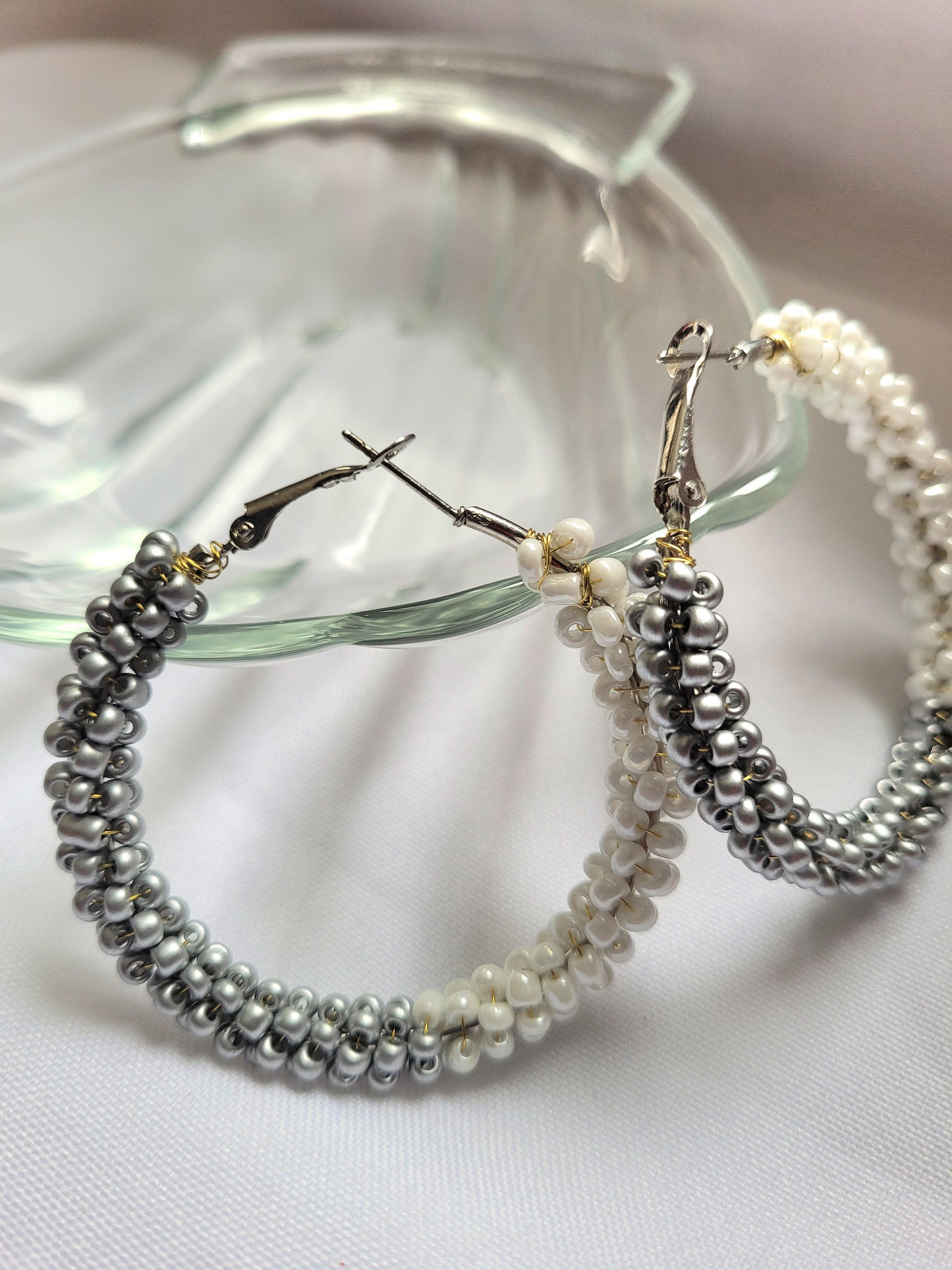 Créoles Mina Bicolore gris et blanc