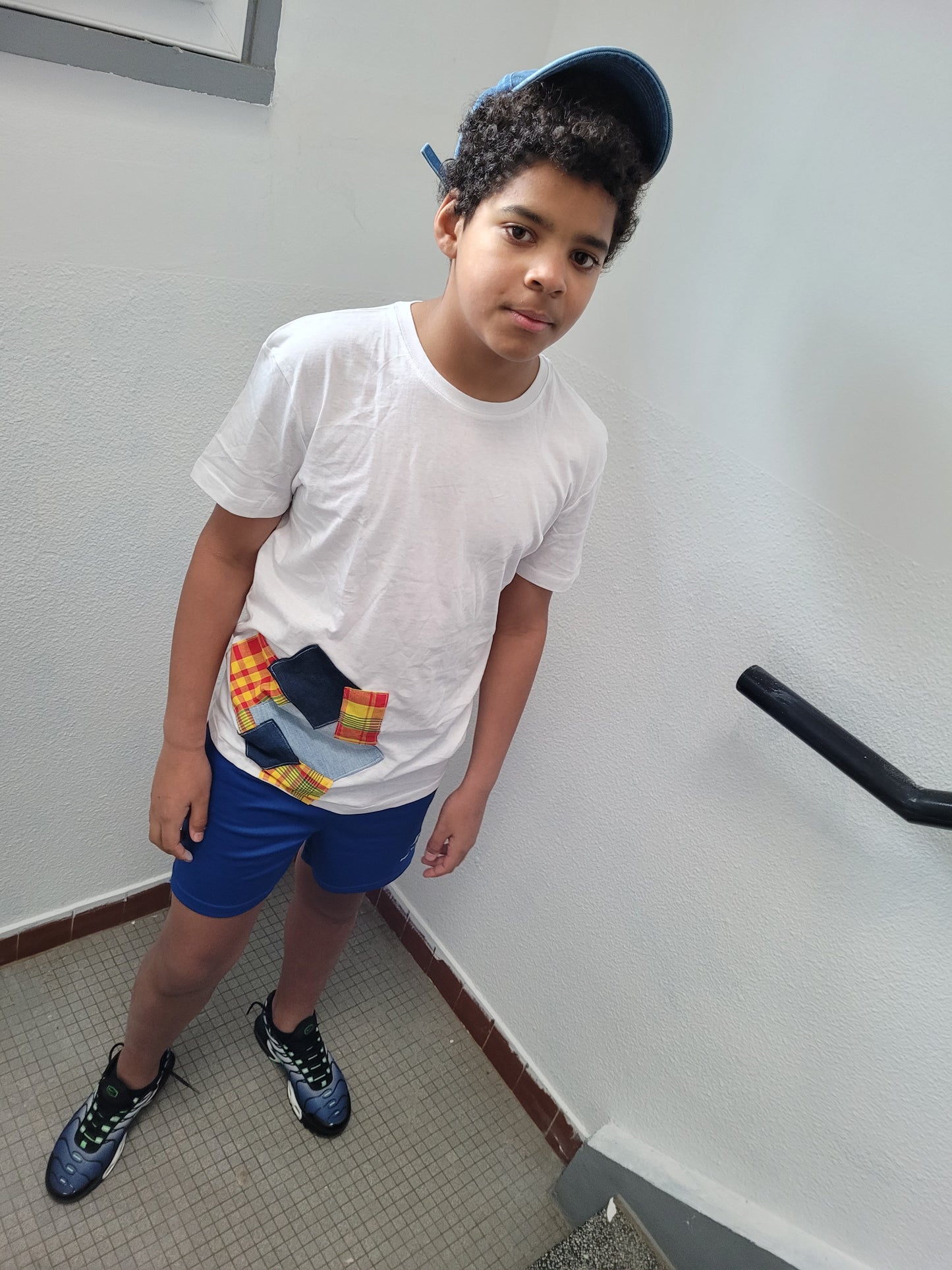 Tee-shirt patchwork madras et jeans