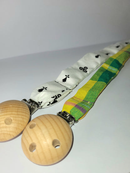 Attache tétine