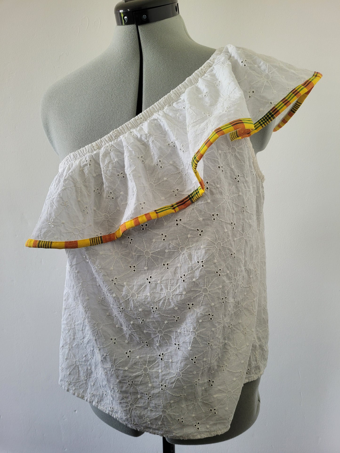 Top broderie anglaise et madras