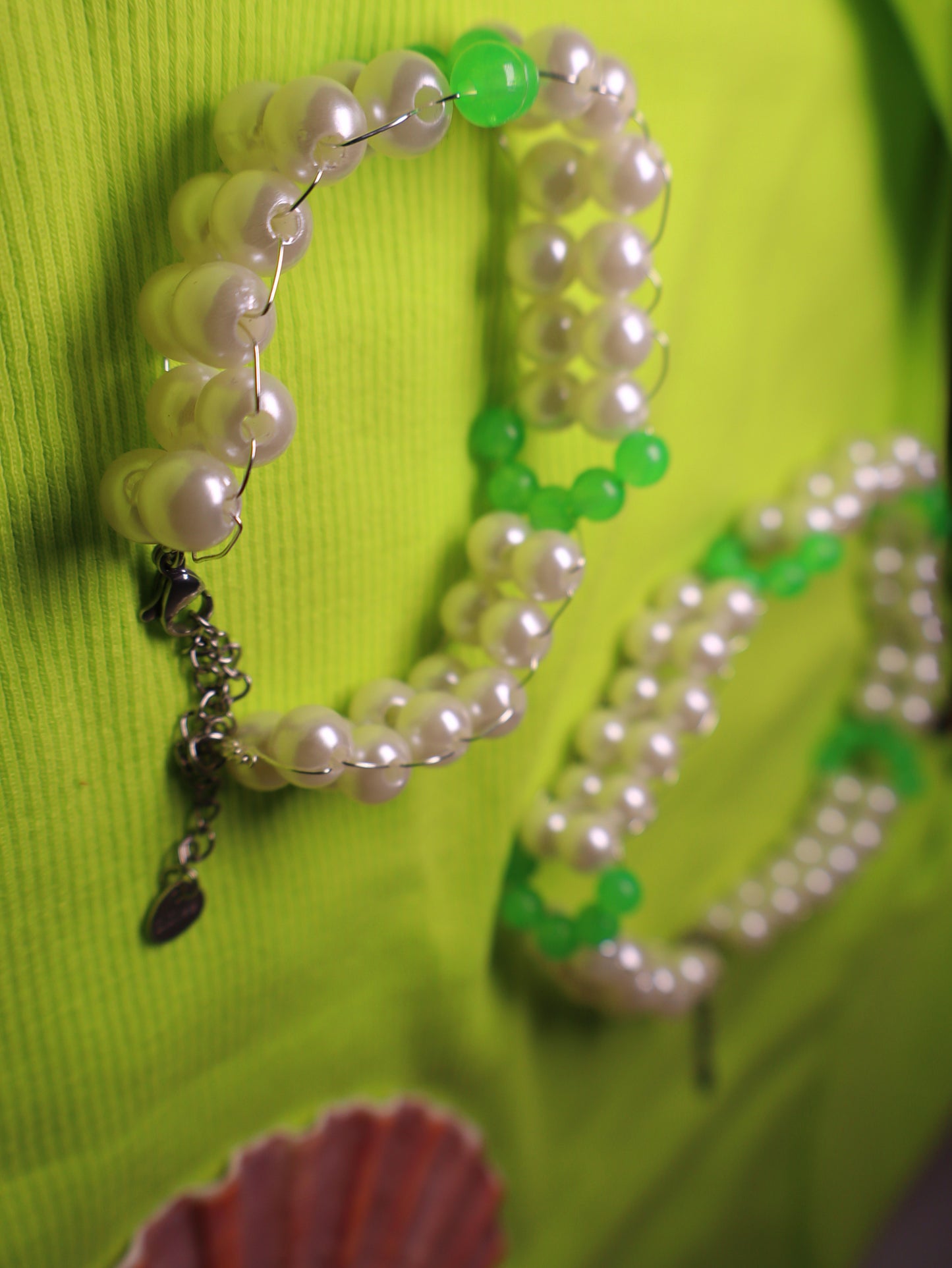 Collier beige et vert