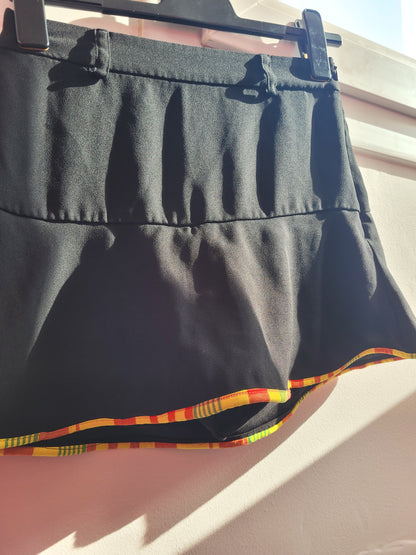 Jupe short noire et madras