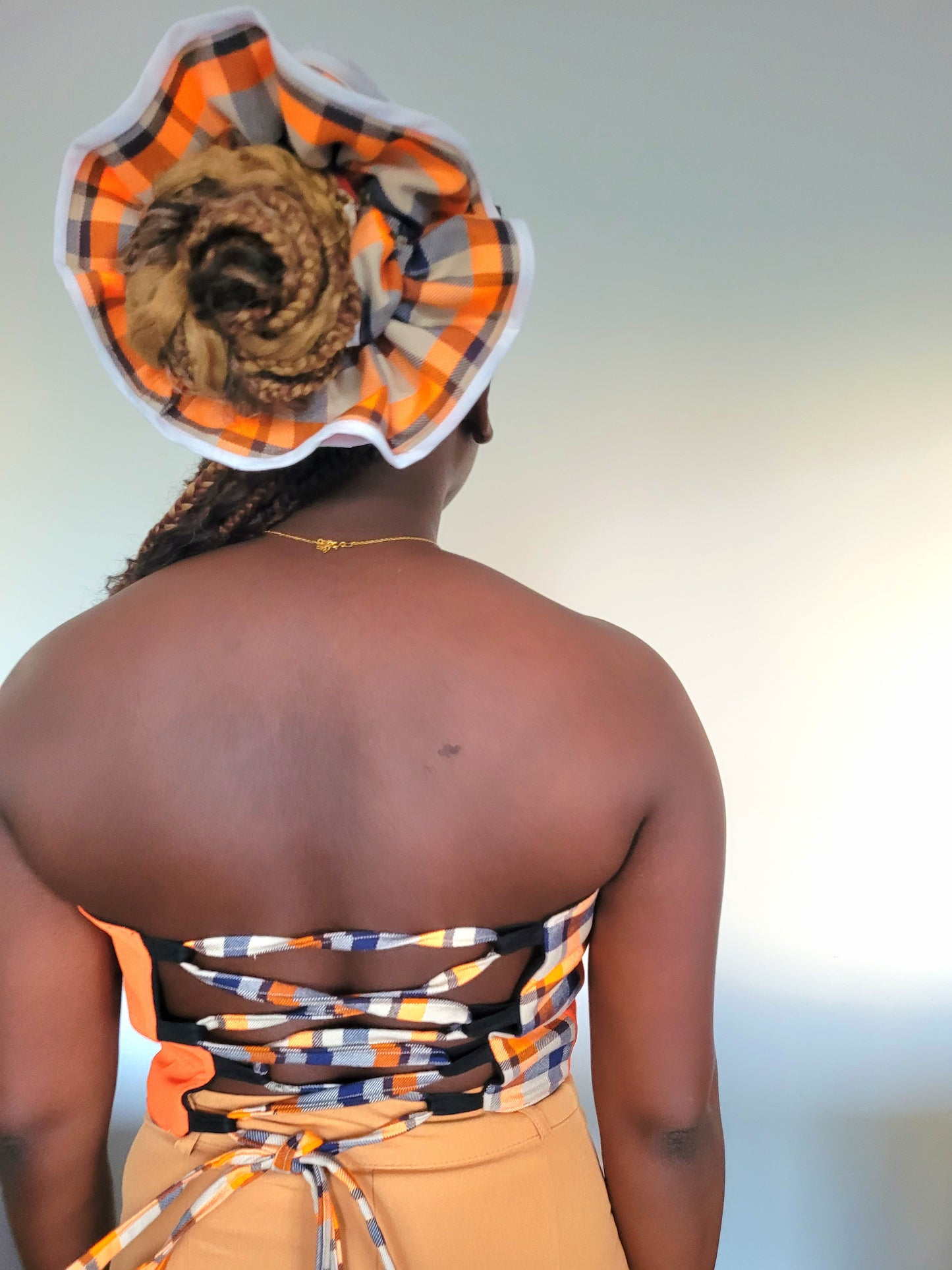 Bustier orange et carreaux