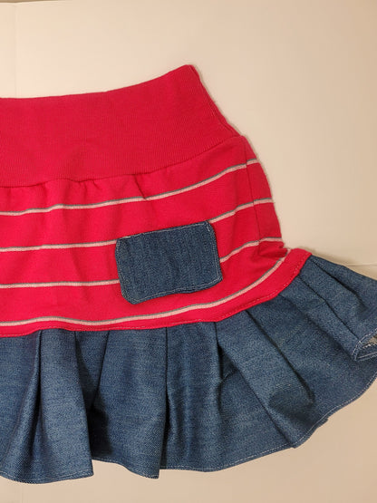 Jupe rose et jeans rayé