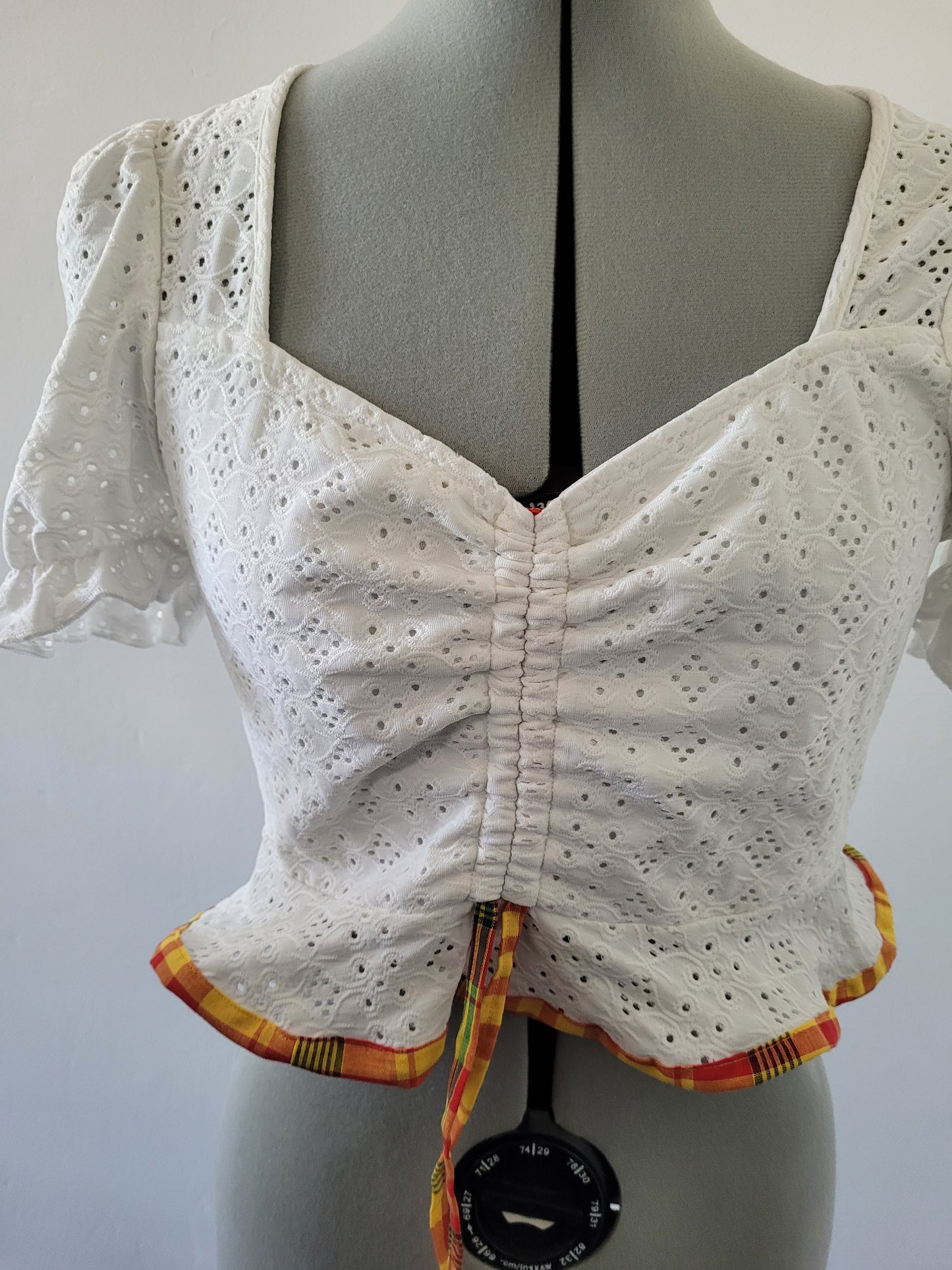 Top court madras et broderie