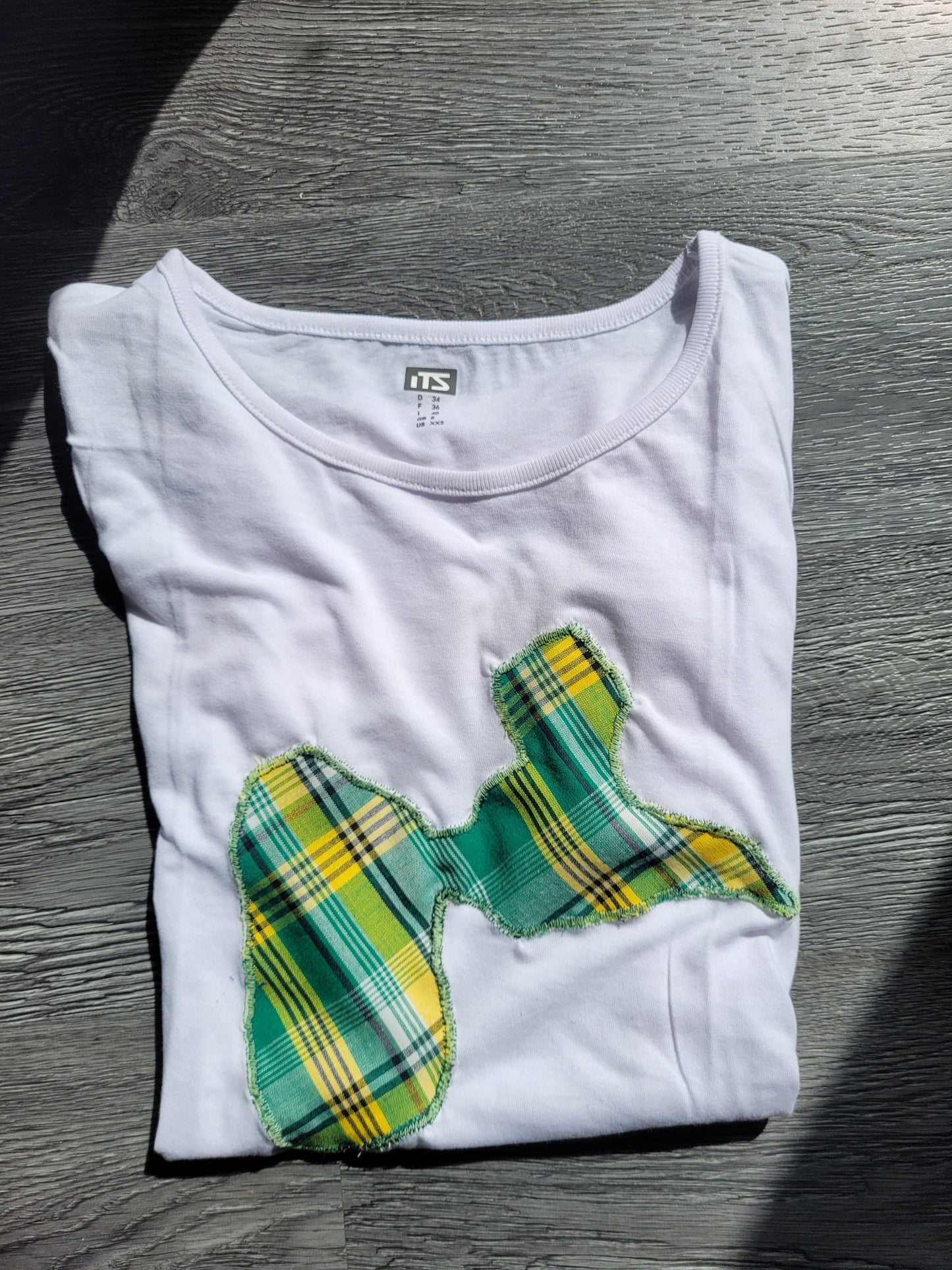 Tee-shirt Guadeloupe brodé madras vert