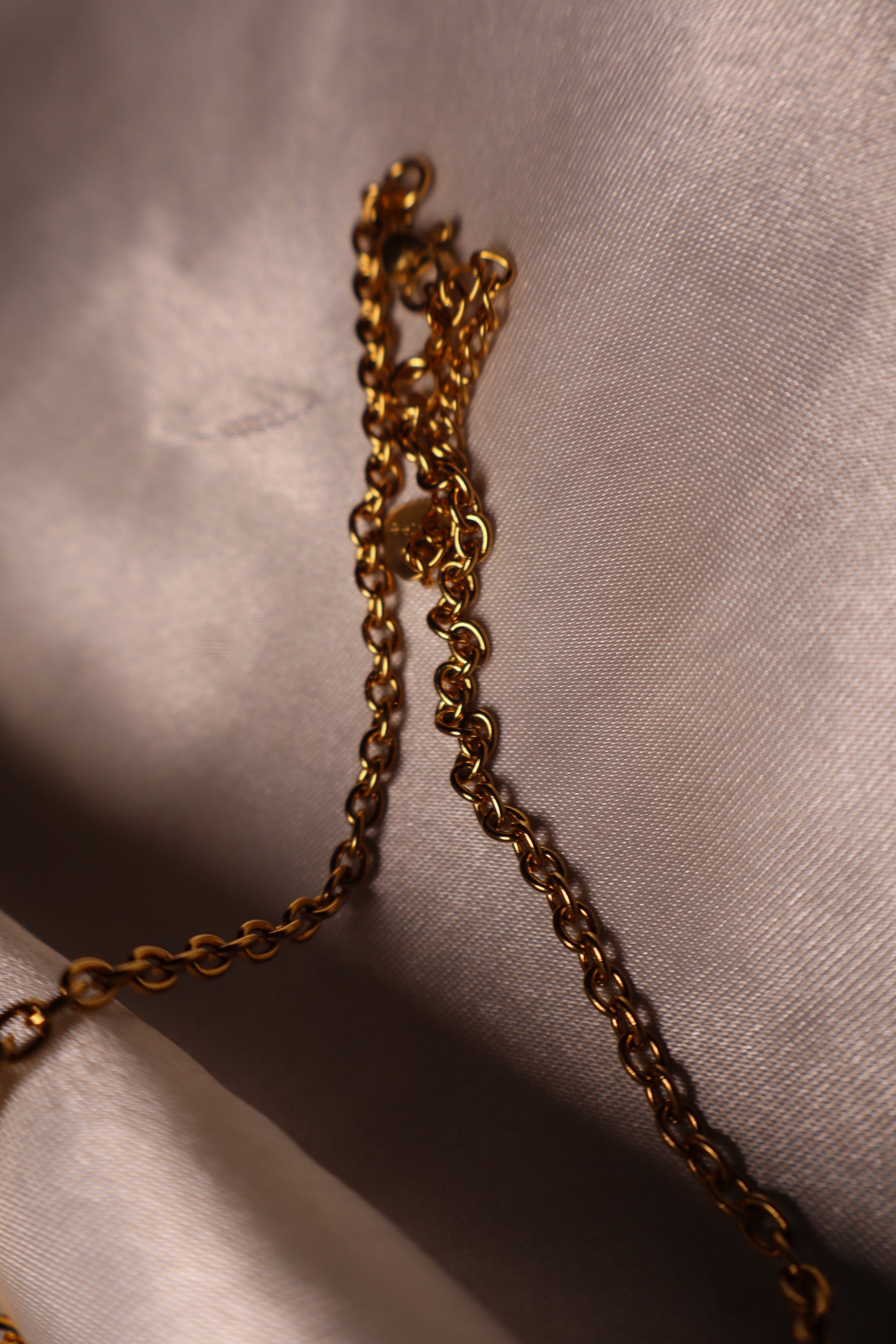 Collier "M"