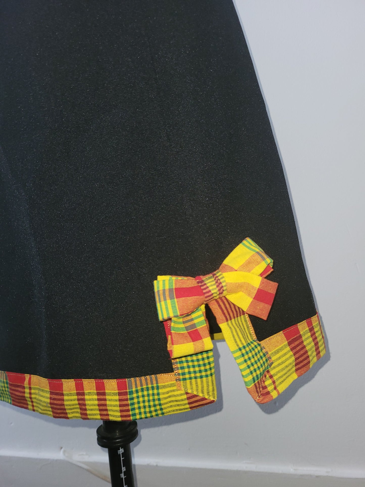 Robe noire madras noeud