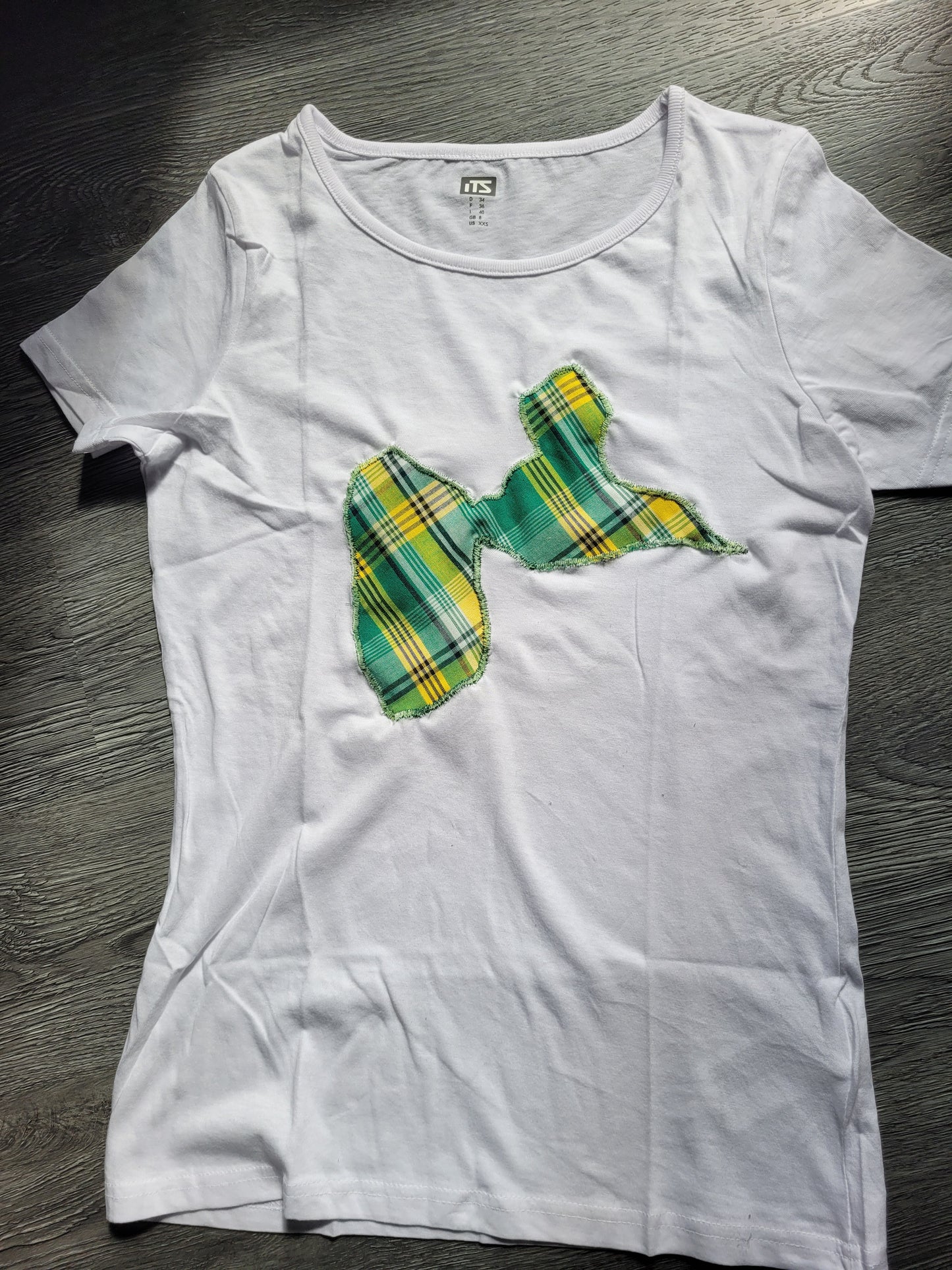 Tee-shirt Guadeloupe brodé madras vert